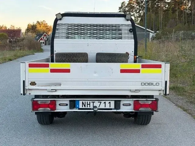 Gebraucht Fiat Doblò 95 PS (69 kW) 2017 Weiß Van / Kleinbus