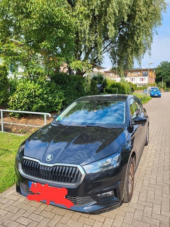 Schwarz Gebraucht 2023 Skoda Fabia Ambition Kleinwagen | 15.100 € (Guter Preis) - Bild 1/4