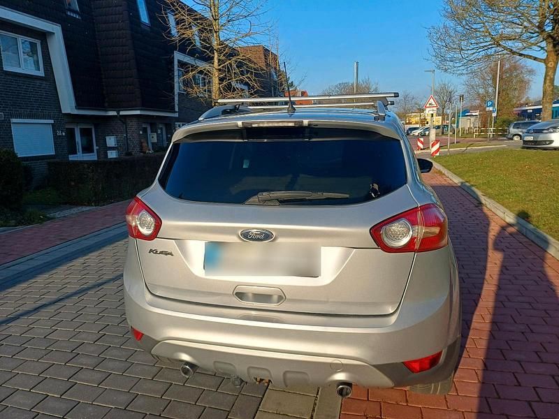 Gebraucht Ford Kuga 140 PS (102 kW) 2011 Silber SUV