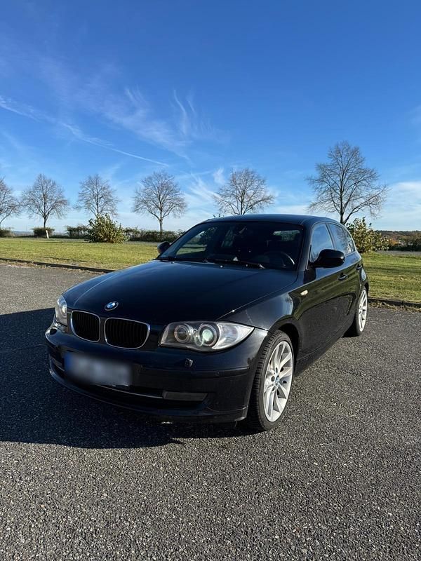 Schwarz Gebraucht 2010 BMW 118 Kleinwagen | 5.300 € (Etwas zu teuer) - Bild 1/4
