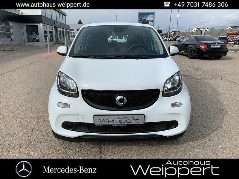 Gebraucht Smart ForFour Passion 71 PS (52 kW) 2019 Weiß Kleinwagen