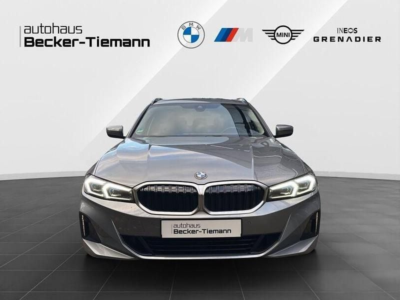 Gebraucht BMW 318 Efficient Dynamics 156 PS (114 kW) 2024 Skyscraper grau Kombi