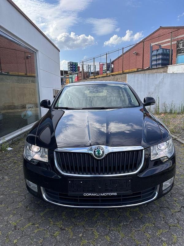 Gebraucht Skoda Superb Elegance 160 PS (117 kW) 2013 Schwarz Limousine