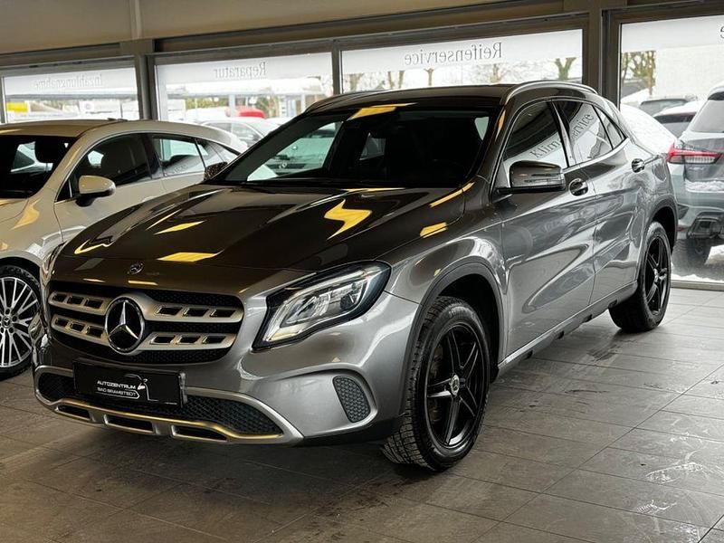 Gebraucht Mercedes GLA250 211 PS (155 kW) 2017 Grau SUV