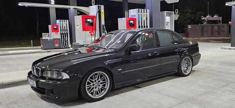 Schwarz Gebraucht 2001 BMW 540 M Sport Limousine | 9.850 € (Guter Preis) - Bild 1/4