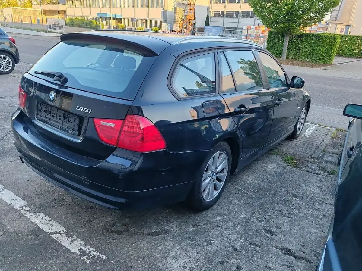 Gebraucht BMW 318 143 PS (105 kW) 2012 Kombi
