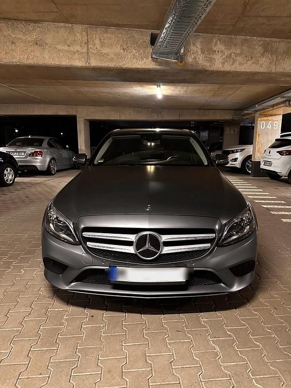 Gebraucht Mercedes C300 258 PS (189 kW) 2019 Grau Limousine