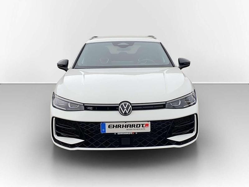 Gebraucht VW Passat R-line 150 PS (110 kW) 2024 Weiß Limousine