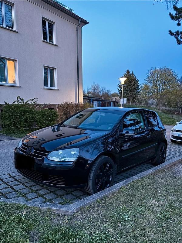 Second-hand VW Golf 75 CP (55 kW) 2004 Negru Coupe