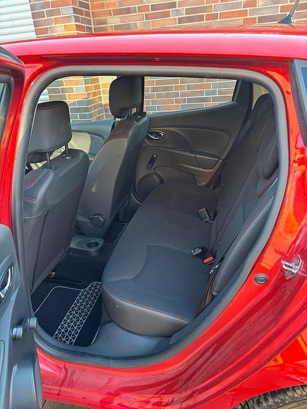 Gebraucht Renault Clio IV 75 PS (55 kW) 2014 Rot Kleinwagen