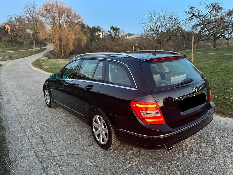 Gebraucht Mercedes C220 140 PS (102 kW) 2014 Schwarz Kombi