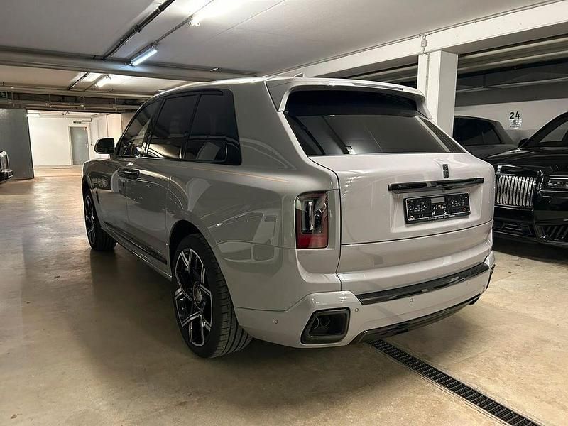Neu Rolls Royce Cullinan 600 PS (441 kW) 2026 Grau SUV