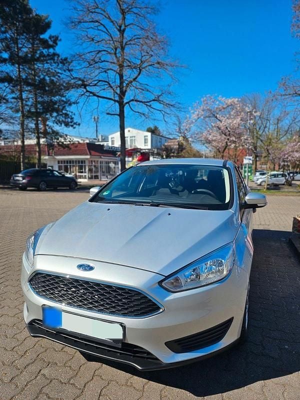 Gebraucht Ford Focus 101 PS (74 kW) 2016 Silber Kombi