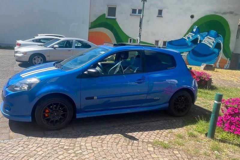 Gebraucht Renault Clio II 106 PS (77 kW) 2011 Blau Kleinwagen