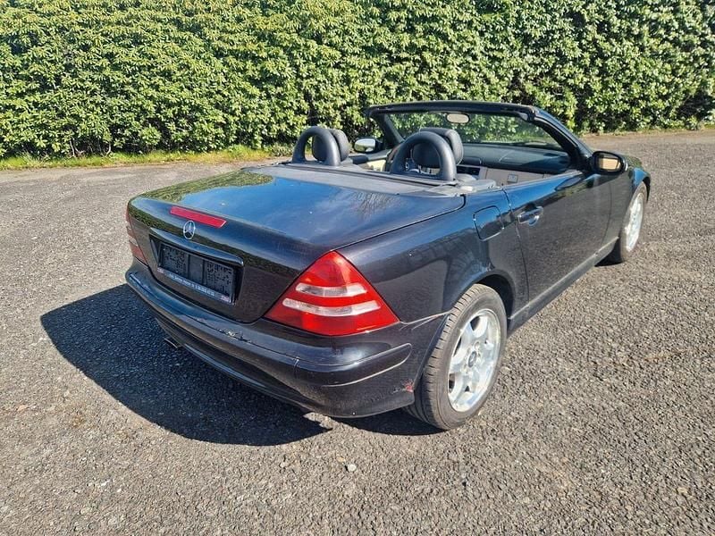 Gebraucht Mercedes SLK230 197 PS (144 kW) 2000 Schwarz Cabrio