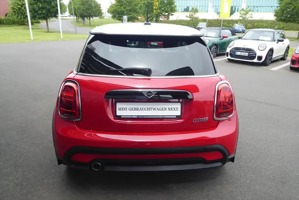Gebraucht Mini Cooper Hatch 136 PS (100 kW) 2023 Rot Kleinwagen