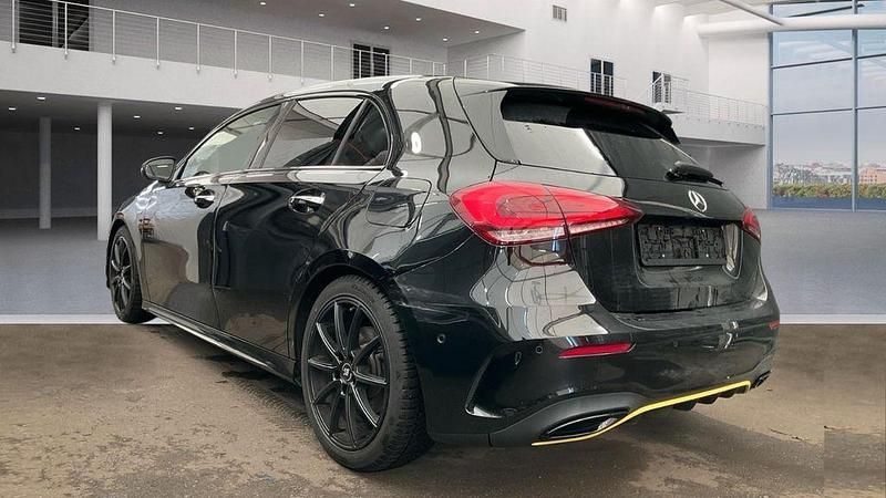 Gebraucht Mercedes A200 AMG line 163 PS (119 kW) 2018 Schwarz Limousine