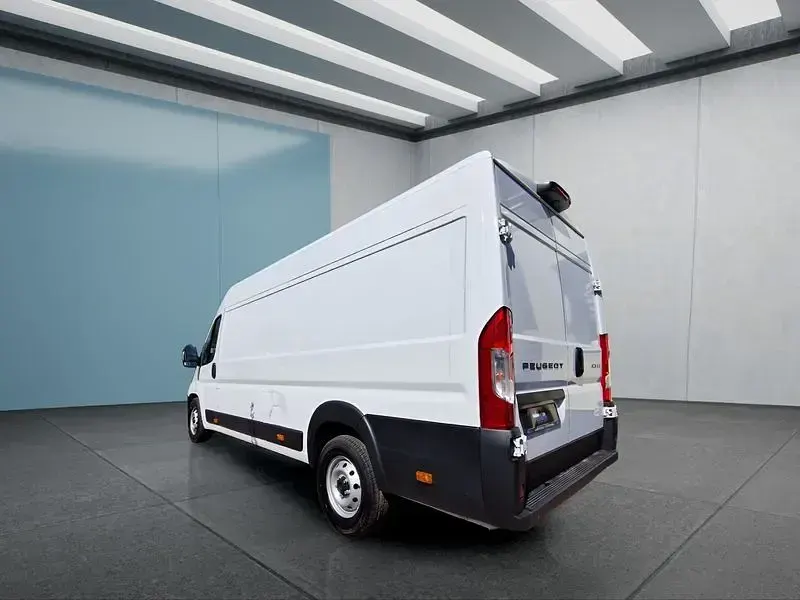 Gebraucht Peugeot Boxer 179 PS (131 kW) 2025 Andere Van