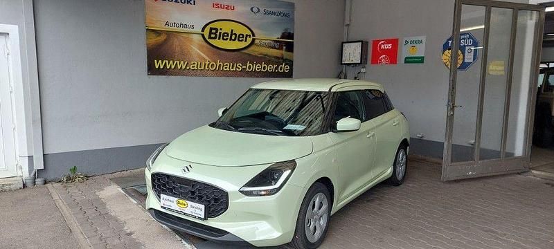 Gelb Neu 2025 Suzuki Swift Comfort Kleinwagen | 22.000 € - Bild 1/4