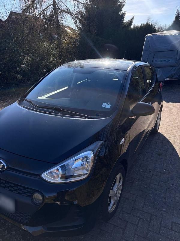 Gebraucht Hyundai i10 67 PS (49 kW) 2017 Schwarz Kleinwagen