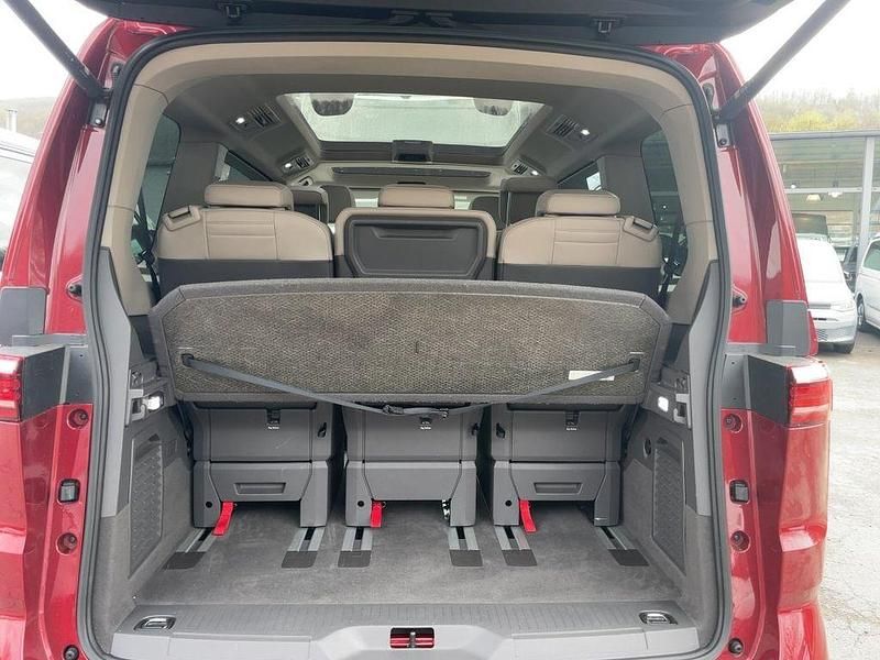 Gebraucht VW Multivan Life 150 PS (110 kW) 2023 Grau Van