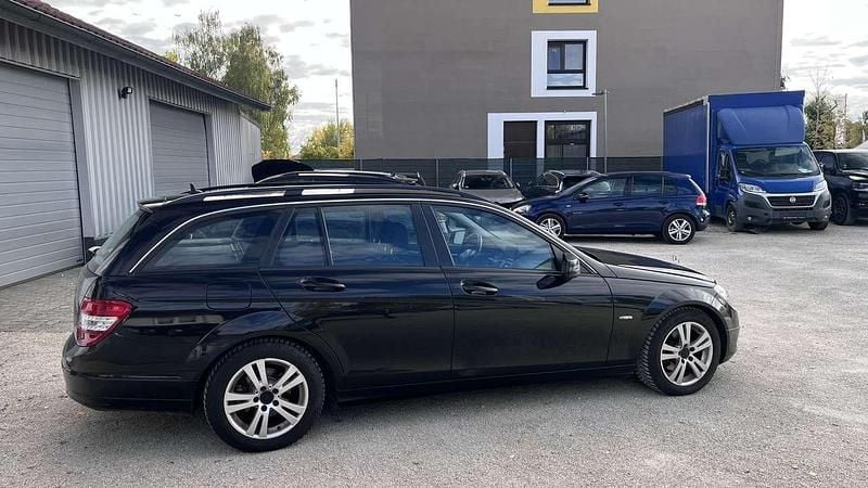 Gebraucht Mercedes C200 Elegance 136 PS (100 kW) 2010 Schwarz Kombi
