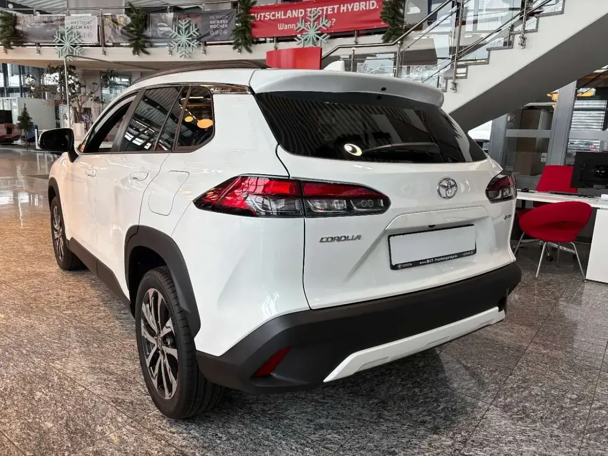 Gebraucht Toyota Corolla Cross Team 140 PS (102 kW) 2025 Weiß SUV