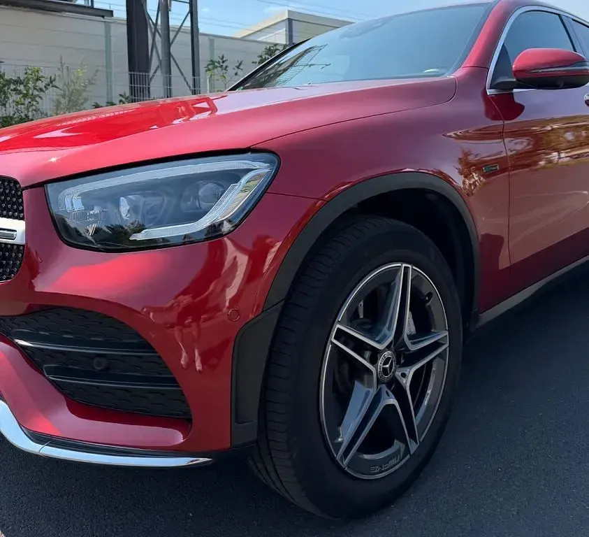 Gebraucht Mercedes GLC300e 211 PS (155 kW) 2019 Rot SUV