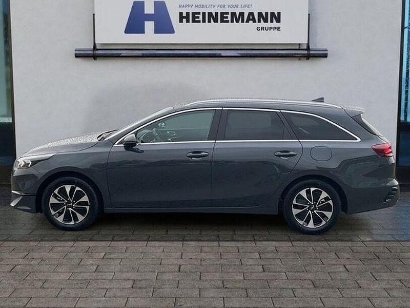 Neu Kia Ceed Sportswagon 101 PS (74 kW) 2025 Penta grey Kombi