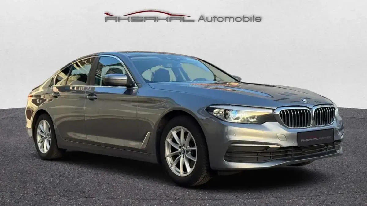 Gebraucht BMW 520 190 PS (139 kW) 2019 Grau Limousine