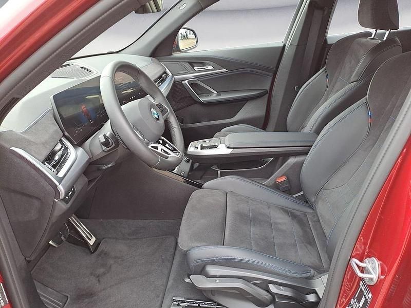 Rot Gebraucht 2025 BMW X2 M Sport SUV | 40.930 € (Superpreis) - Bild 1/4