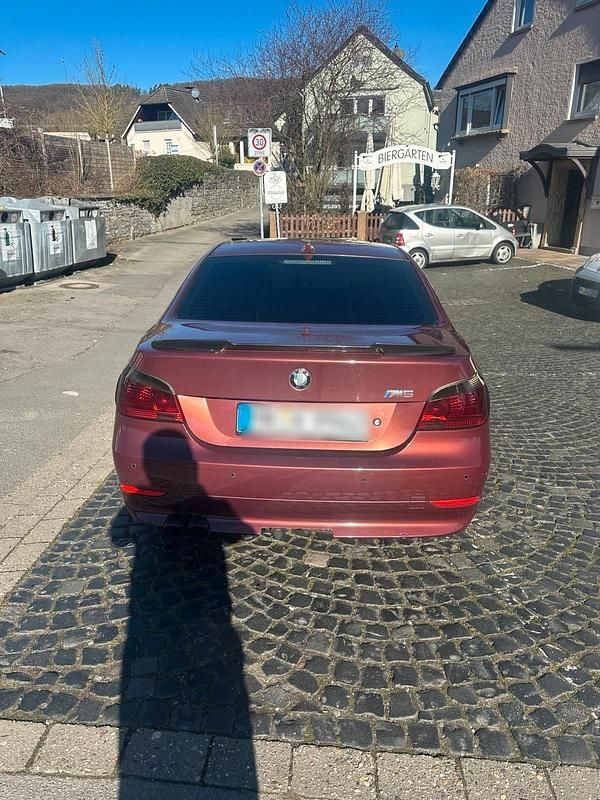 Gebraucht BMW 530 235 PS (172 kW) 2004 Rot Limousine