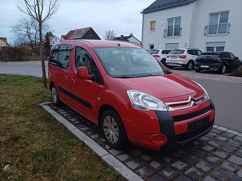 Gebraucht Citroën Berlingo 109 PS (80 kW) 2009 Rot Van / Kleinbus