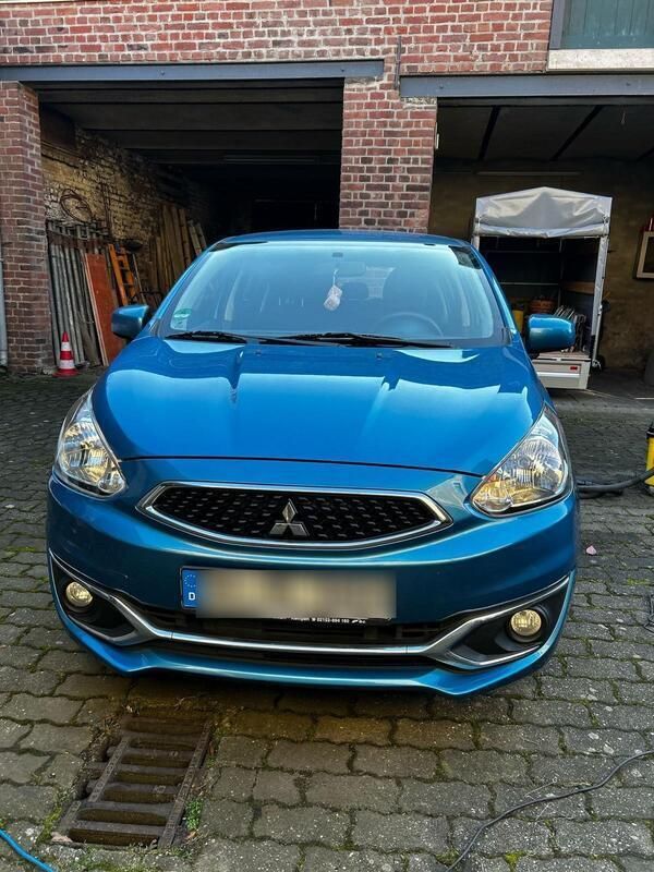 Blau Gebraucht 2017 Mitsubishi Space Star Limousine | 4.800 € - Bild 1/4