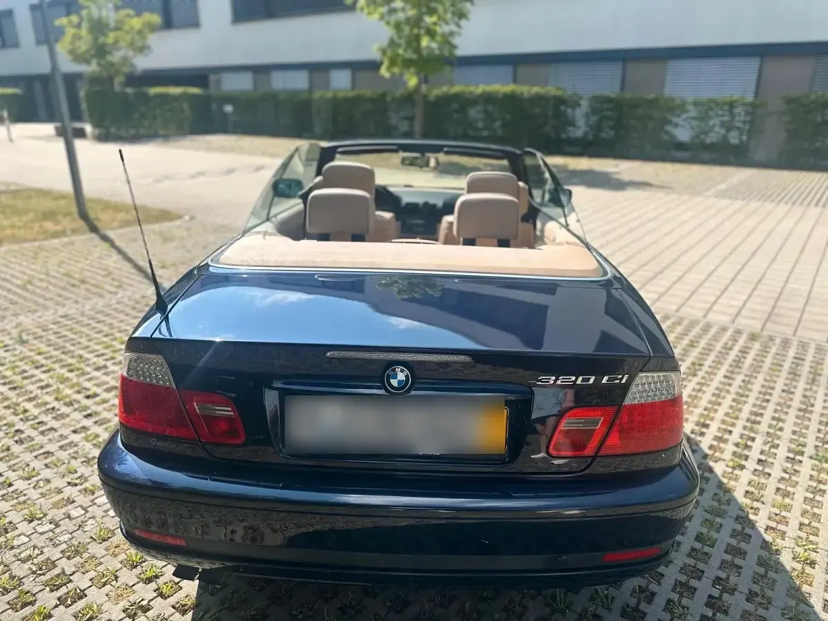 Gebraucht BMW 320 Cabriolet 170 PS (125 kW) 2004 Blau Cabrio