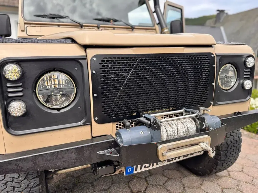 Gebraucht Land Rover Defender 122 PS (89 kW) 2004 Beige SUV