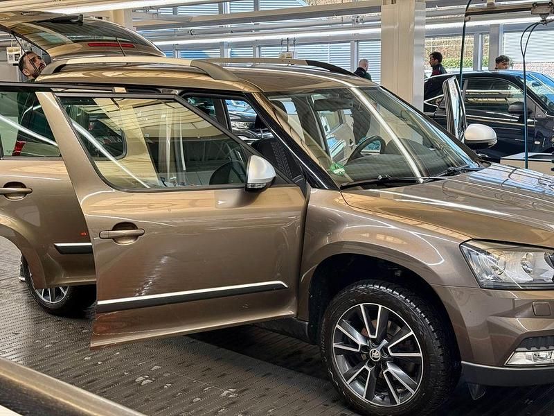 Gebraucht Skoda Yeti Adventure 150 PS (110 kW) 2015 Braun SUV