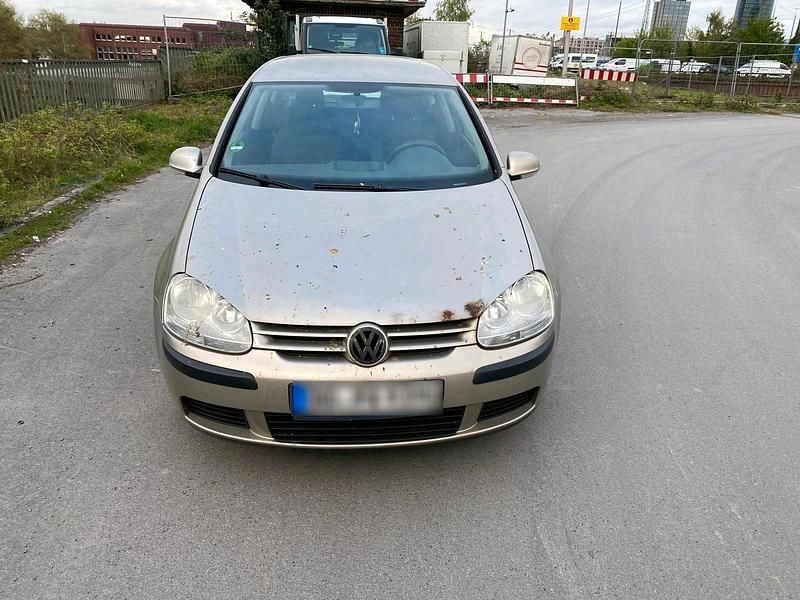 Usata VW Golf V 85 CV (62 kW) 2004 Beige Utilitaria