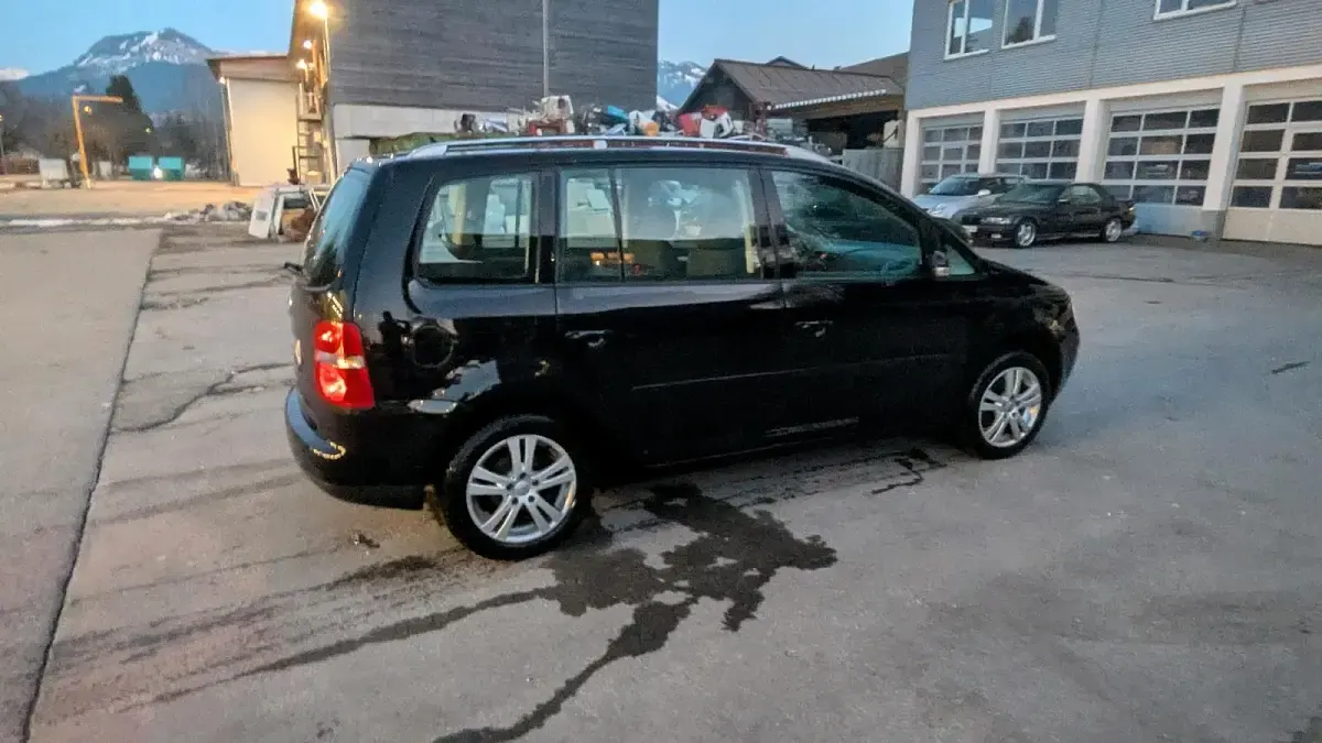 Gebraucht VW Touran 150 PS (110 kW) 2006 Schwarz Van / Kleinbus
