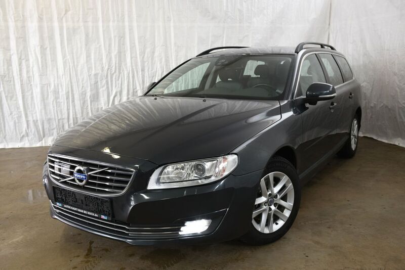 Grau Gebraucht 2015 Volvo V70 Momentum Kombi | 13.900 € - Bild 1/4