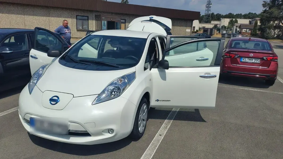 Gebraucht Nissan Leaf Visia 80 kW (109 PS) 2015 Weiß Kleinwagen