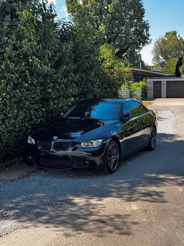 Schwarz Gebraucht 2010 BMW 325 M Sport Coupé | 15.900 € - Bild 1/4