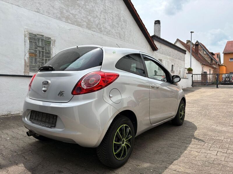 Gebraucht Ford Ka Titanium 69 PS (50 kW) 2010 Silber Kleinwagen