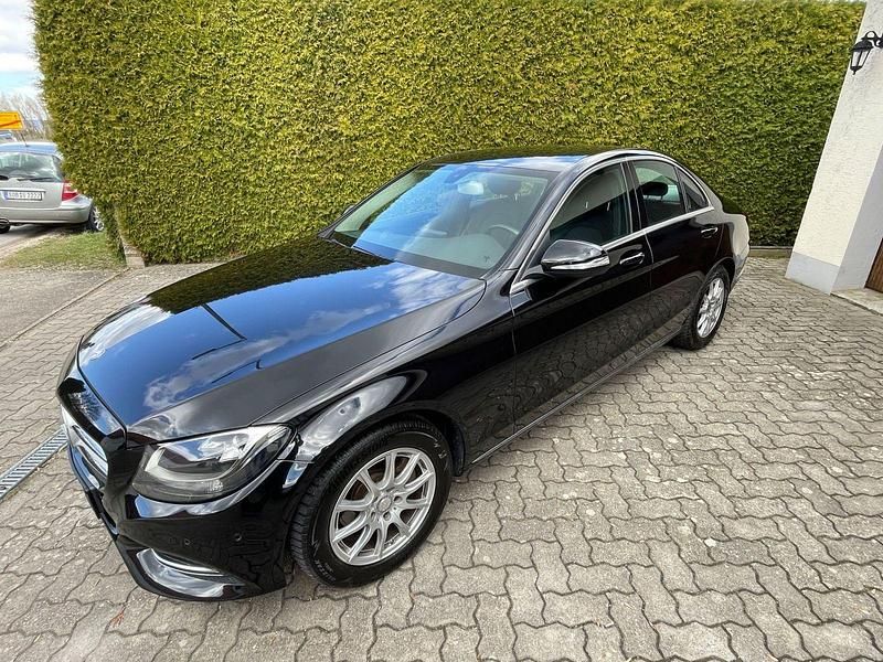 Gebraucht Mercedes C180 Avantgarde 156 PS (114 kW) 2014 Schwarz Limousine