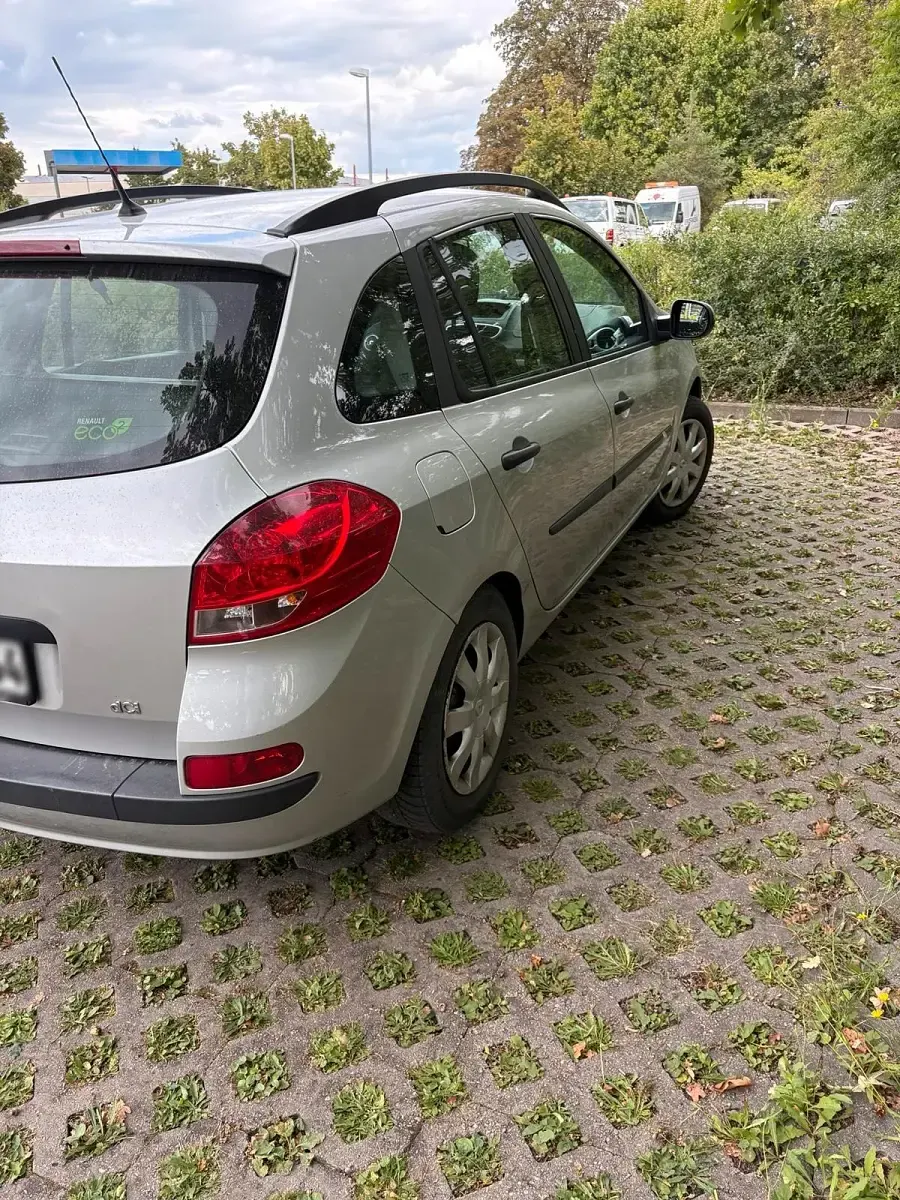 Gebraucht Renault Clio 78 PS (57 kW) 2013 Grau Kombi