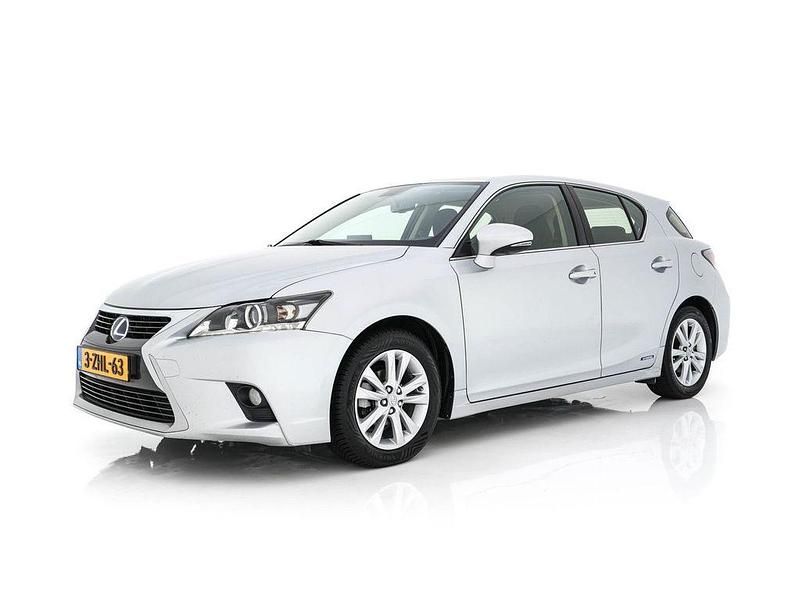 Gebraucht Lexus CT200h Business Edition 136 PS (100 kW) 2014 Grau Limousine