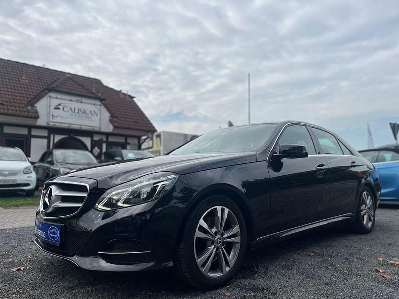 Schwarz Gebraucht 2015 Mercedes E250 Limousine | 18.490 € (Superpreis) - Bild 1/4