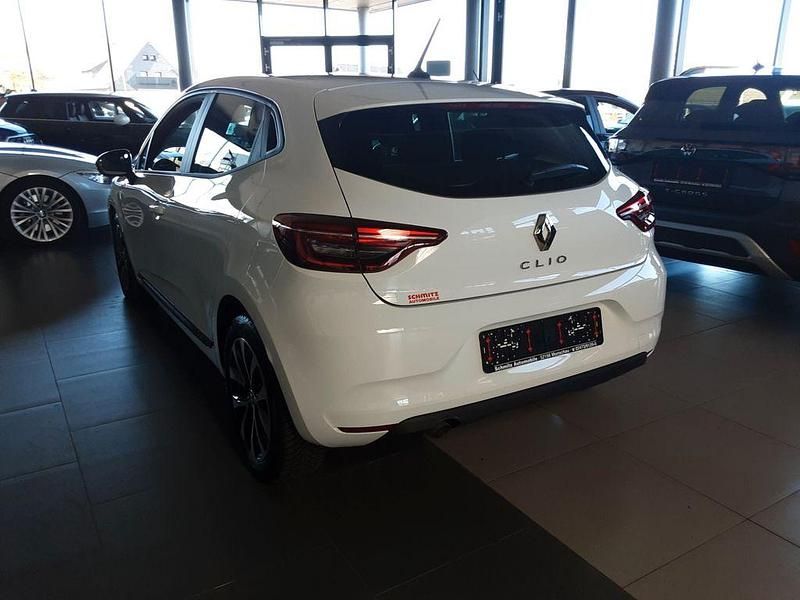 Gebraucht Renault Clio V Equilibre 67 PS (49 kW) 2023 Weiß Limousine