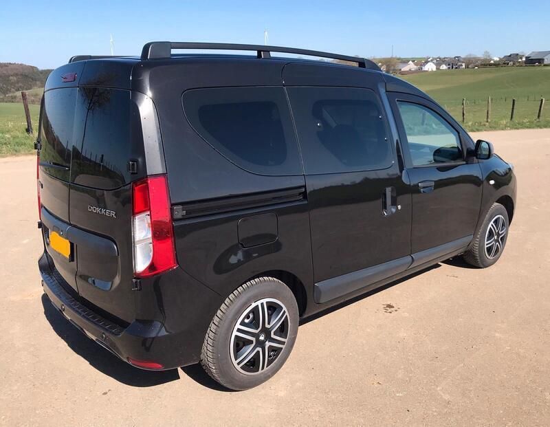 Schwarz Gebraucht 2015 Dacia Dokker Anniversary Van | 10.299 € (Guter Preis) - Bild 1/4