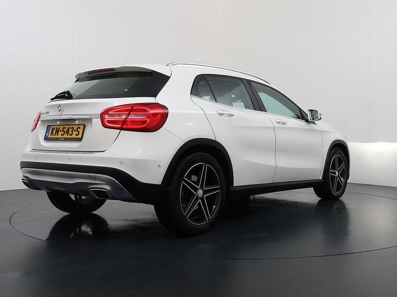 Gebraucht Mercedes GLA180 Prestige 122 PS (89 kW) 2016 Weiß SUV